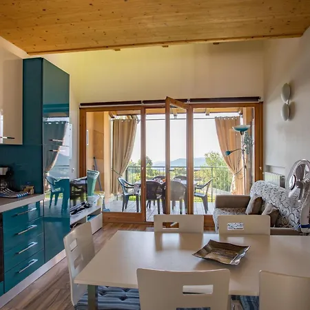 Vila Blue With Shared Pool And Private Garden Near Salo *