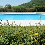 Terraced House With Shared Pool Lejlighed