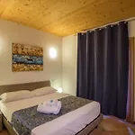 Terraced House With Shared Pool Lejlighed Roe