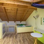 Terraced House With Shared Pool Lejlighed Roe