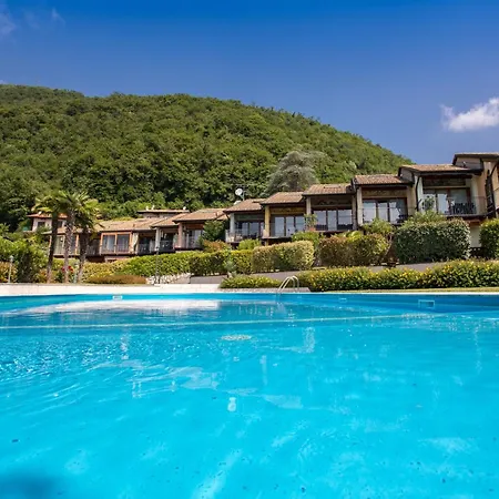 Terraced House With Shared Pool Lejlighed *