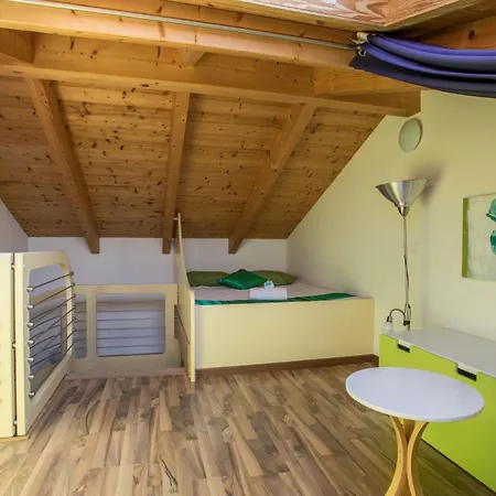 Terraced House With Shared Pool Appartamento Roe