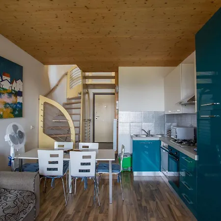 Terraced House With Shared Pool Apartmán Roe